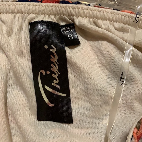 Super cute strapless dress, new with tags. - Picture 4 of 4